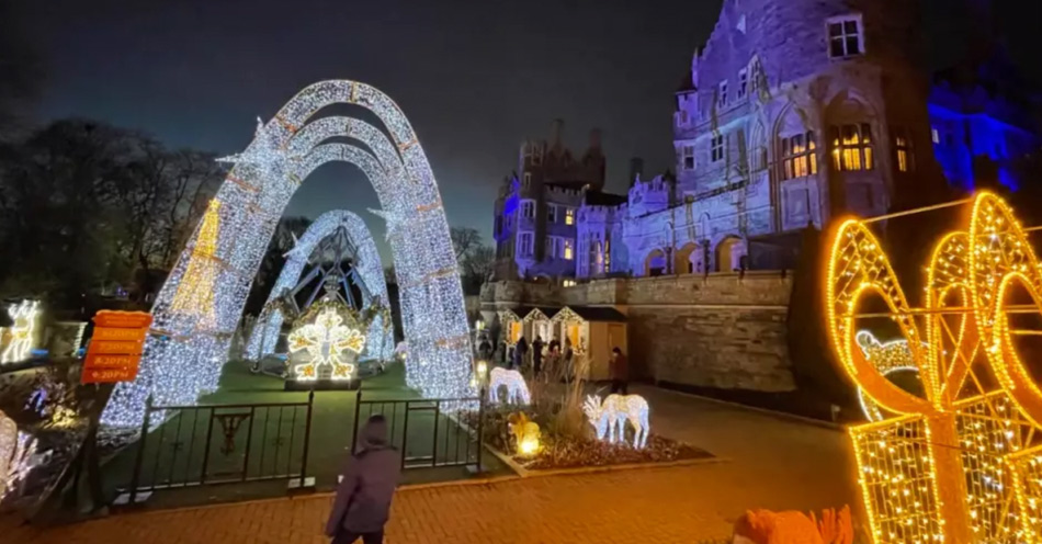 holiday lights tour at casa loma