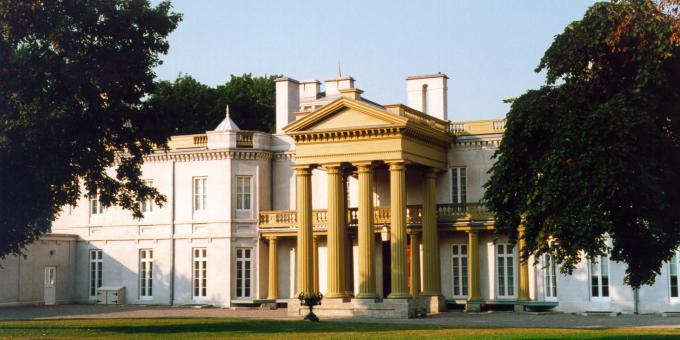 Exterior of Dundurn Castle, Hamilton.